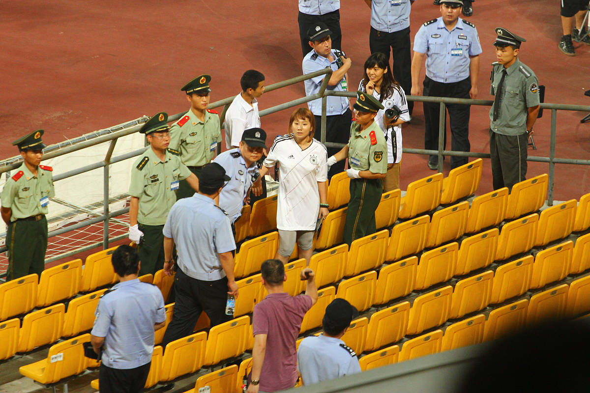 南宫体育官网-关于集结日突围战来临；北京国安围绕中超防线松动；赛场秩序良好；更衣室氛围转暖的信息